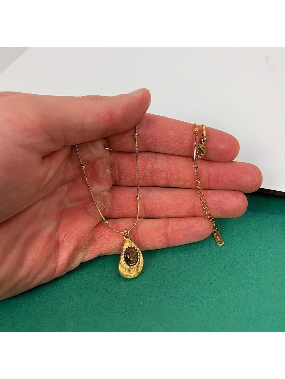 Minimalistic Vintage Style Tiger Eye Stone Gold plated stainless steel necklace - Picture 7 of 8